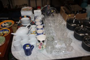 A quantity of kitchen ceramics and glassware to in