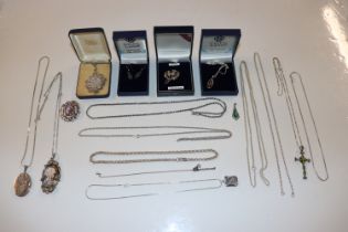 A collection of 925 silver and other jewellery inc