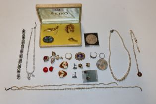 Two boxes of various jewellery including dress ring, brooches and necklaces