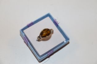 A sterling silver and amber ring size M/N