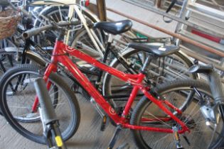 A Carrera Ltd bicycle with 3x7 speed Shimano gears