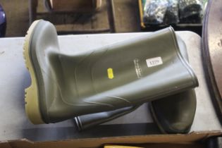 A pair of Dunlop Wellington boots (size 7/41)