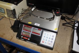 A set of EX4 digital weighing scales