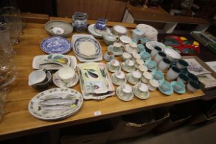 A large quantity of various tea and dinner ware to