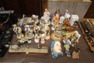 A large quantity of various figures and ornaments