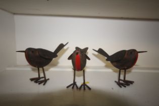 Three metal robin ornaments (113)