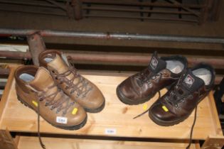 A pair of Scarpa steel toes safety boots (size 44)