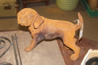 A cast iron statue in the form of a puppy (104)