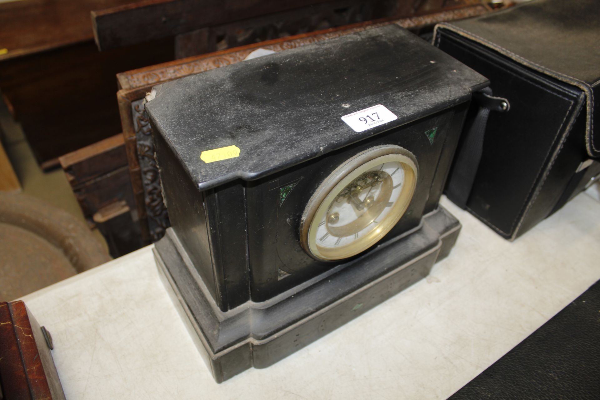 A Victorian slate twin hole mantle clock AF - Image 2 of 2