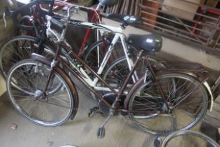 A ladies Simplex Dutch bicycle with front and rear