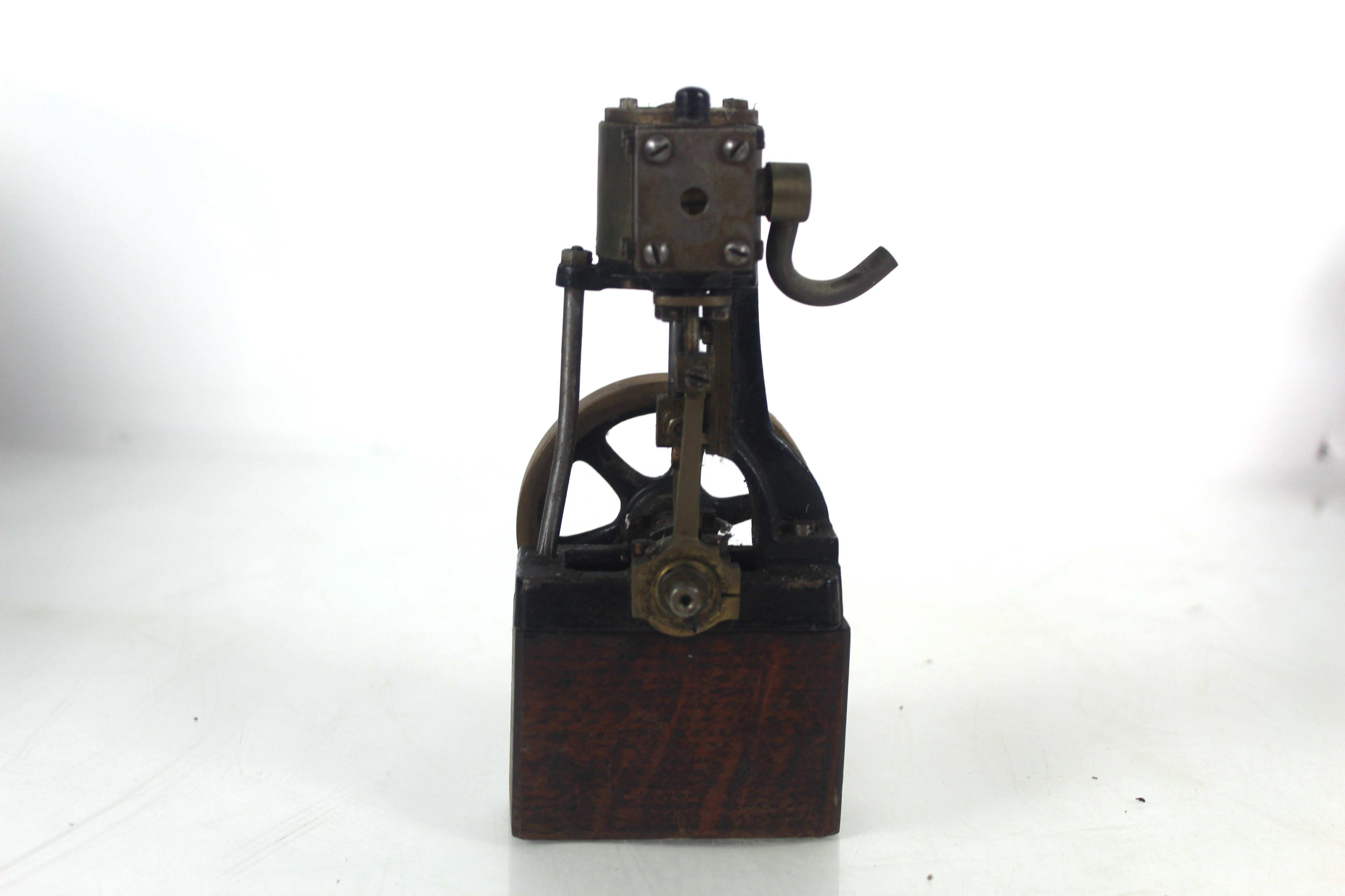 A wooden mounted cast iron and brass miniature tab - Bild 3 aus 6