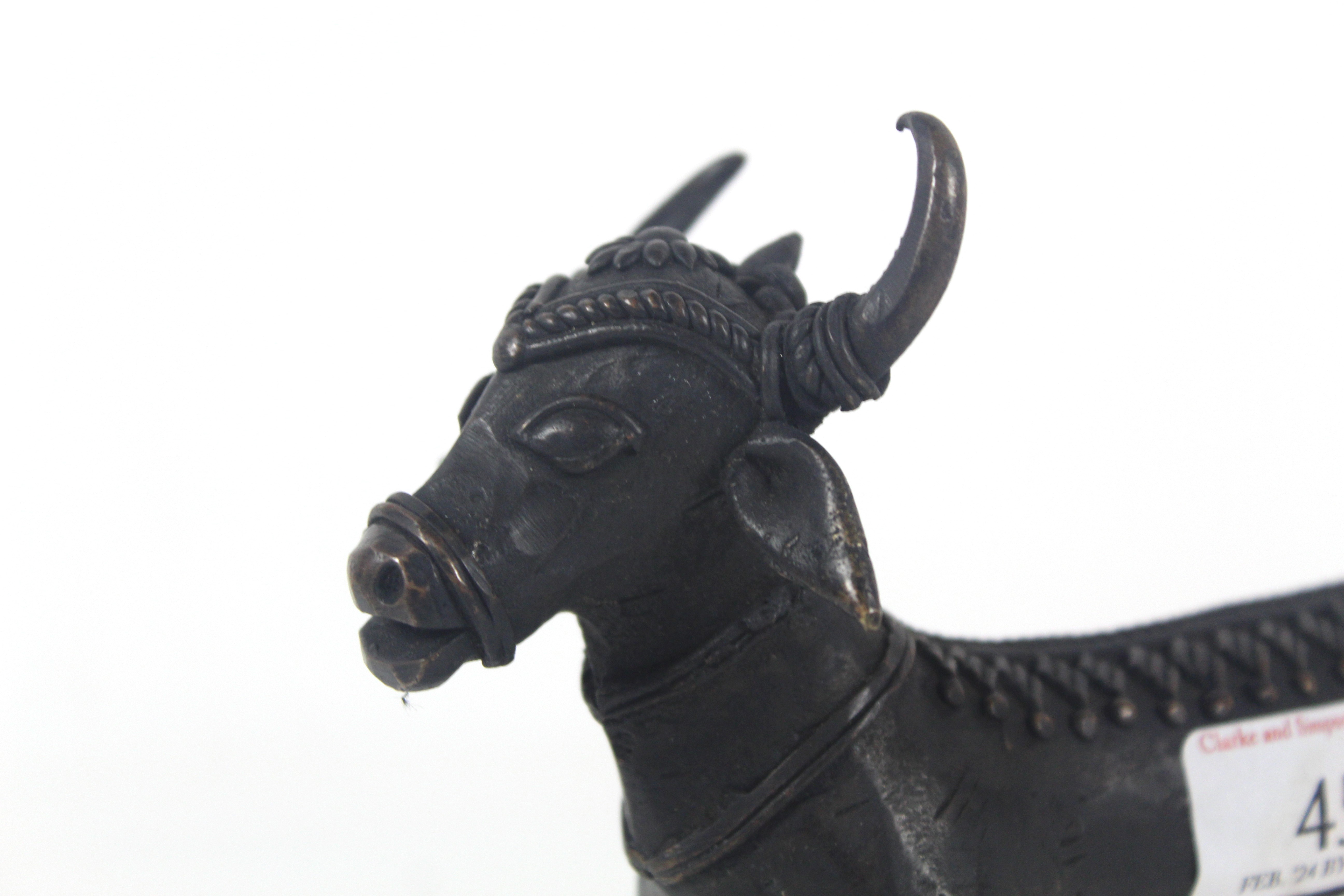 A Tribal bronze bull - Image 2 of 8