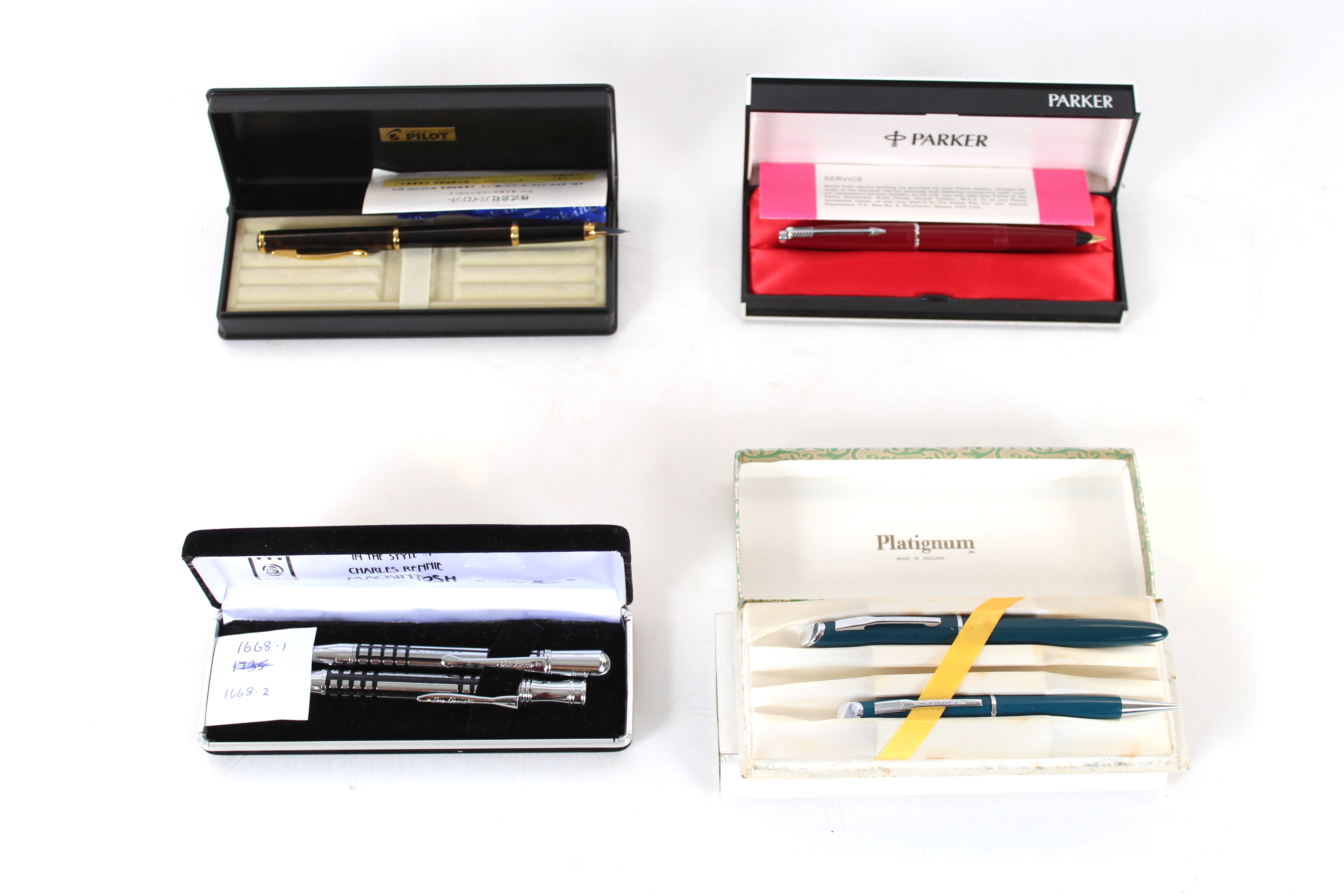 A cased Parker fountain pen and propelling pencil