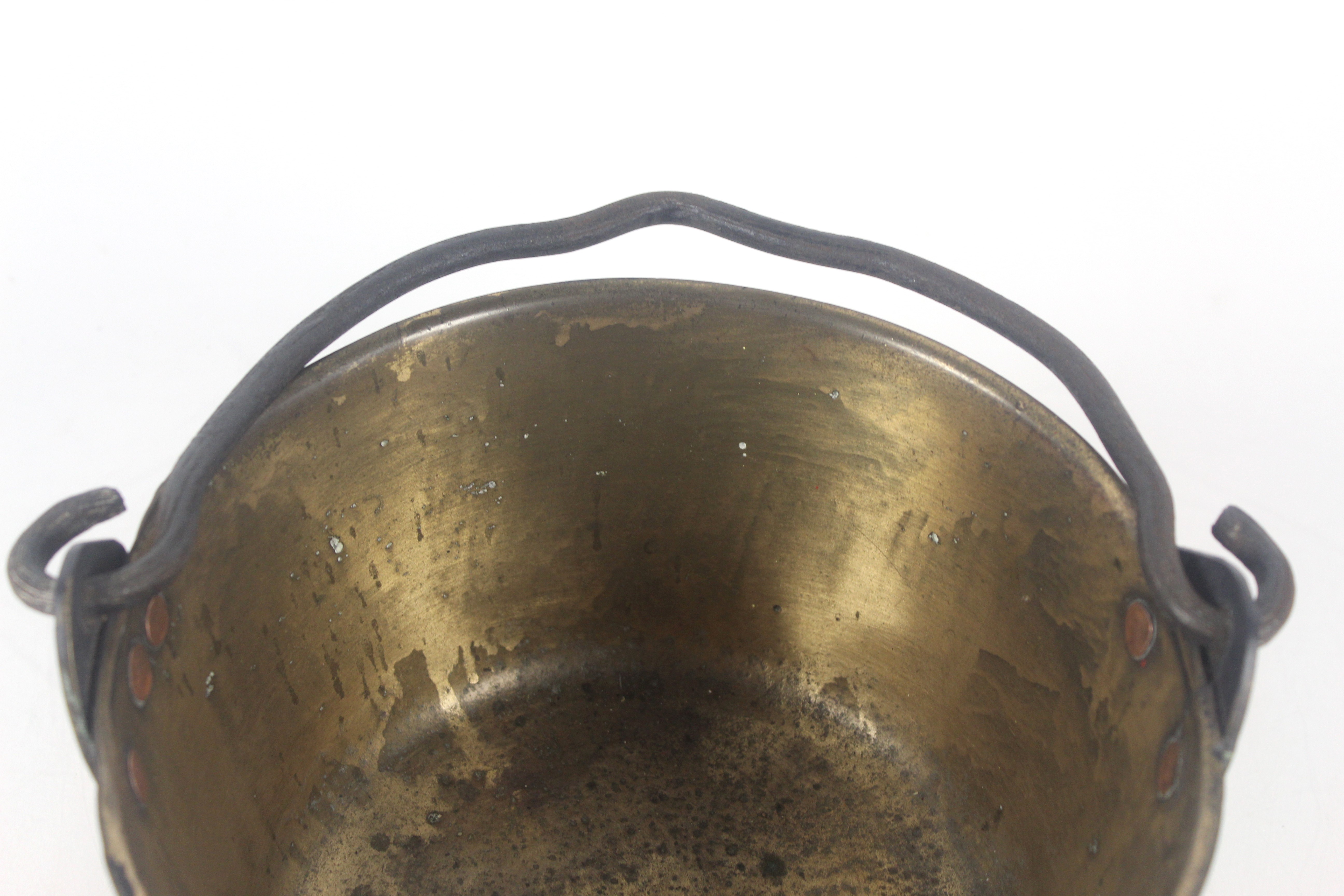 A brass jam pan with iron swing handle - Image 2 of 10