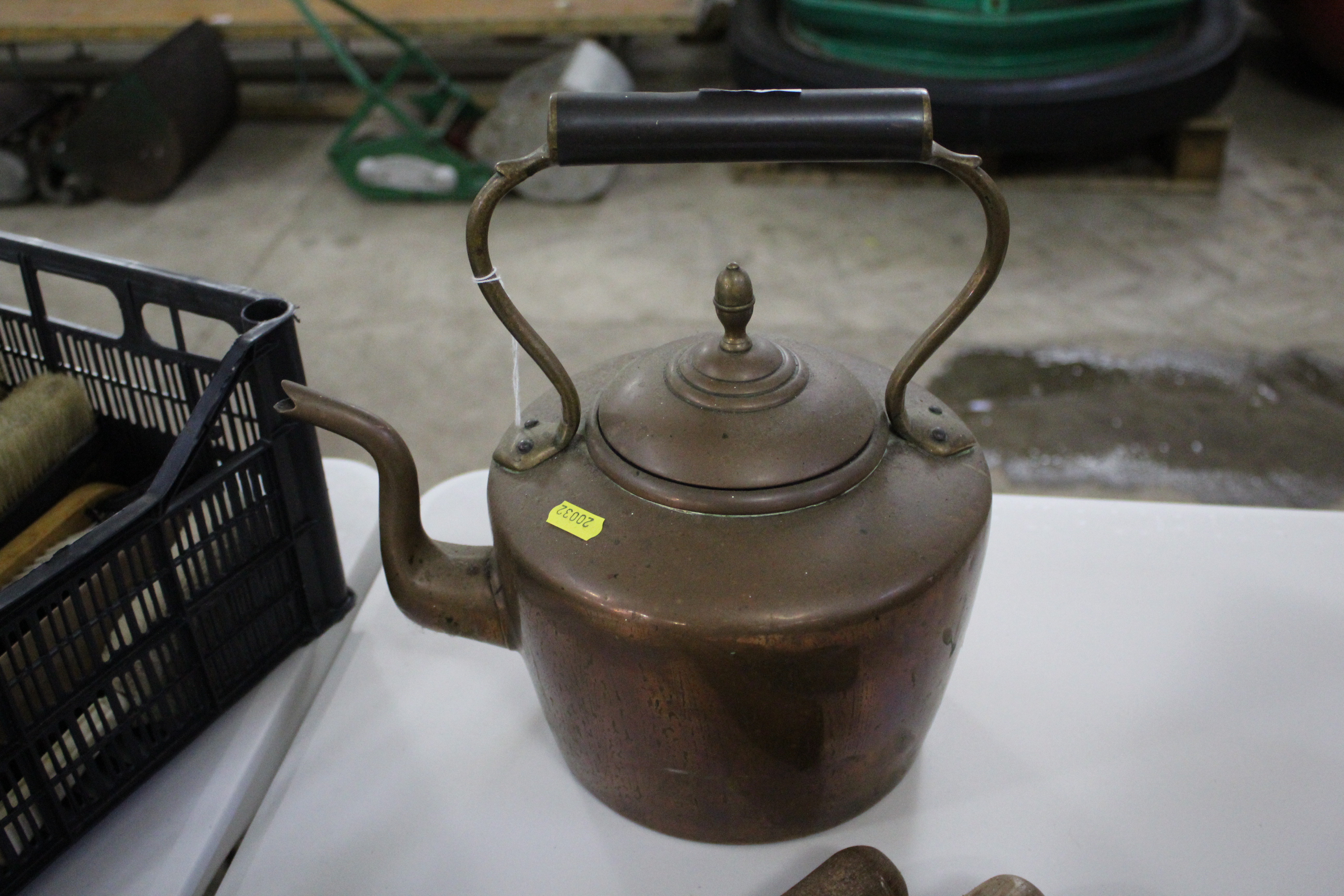 A copper kettle - Bild 2 aus 2