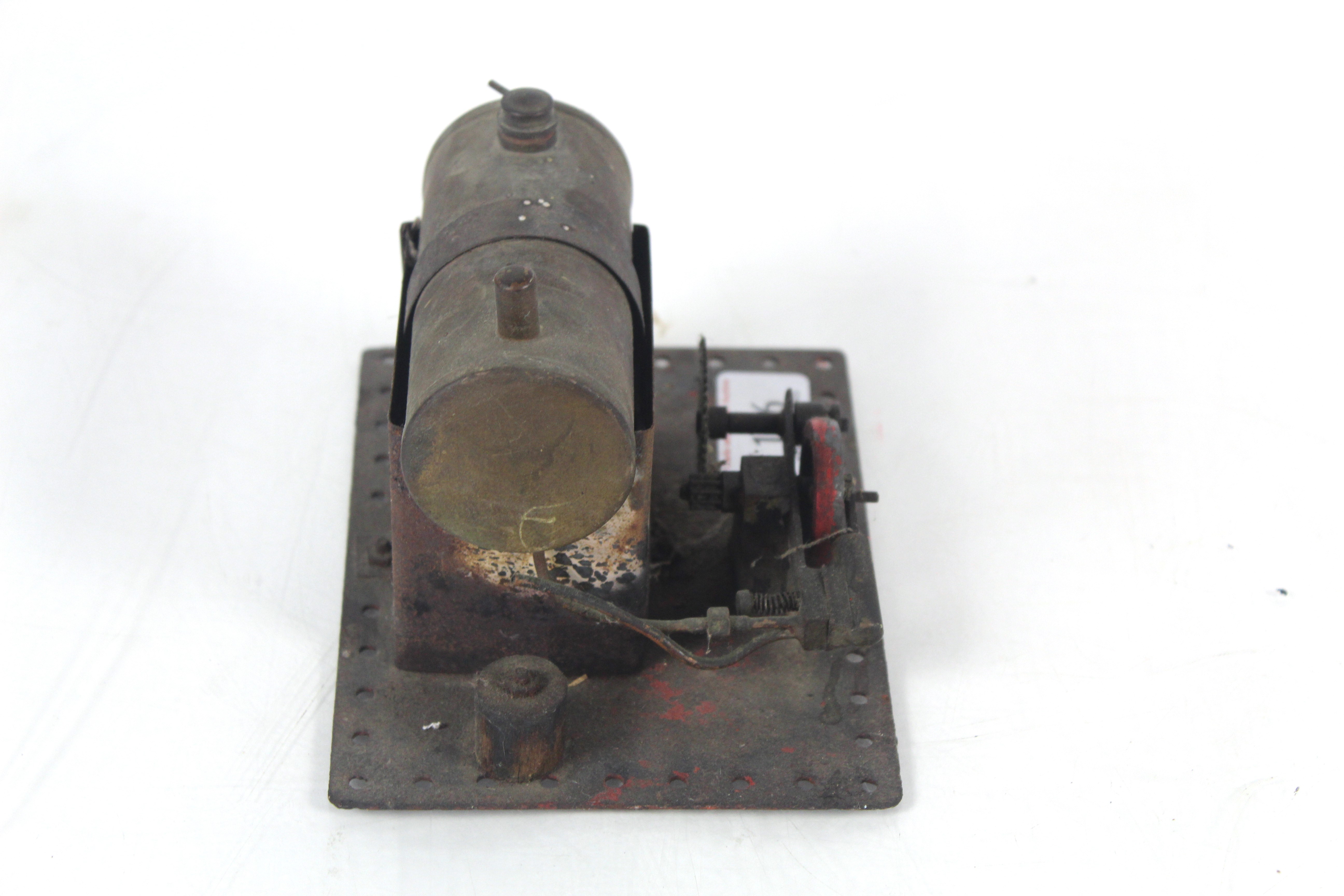 A small model steam engine with pulley wheel (no b - Bild 2 aus 4