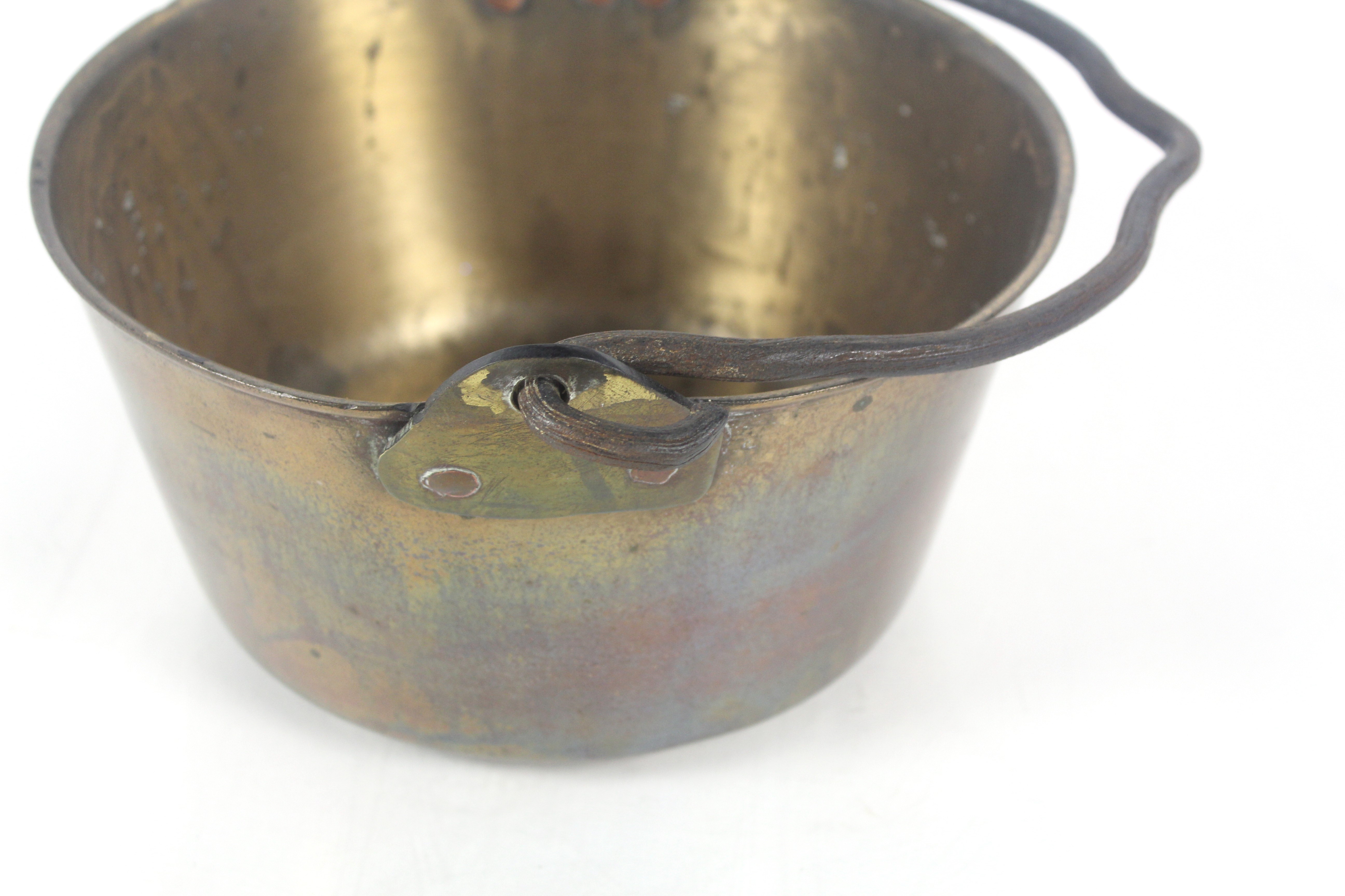 A brass jam pan with iron swing handle - Image 4 of 10