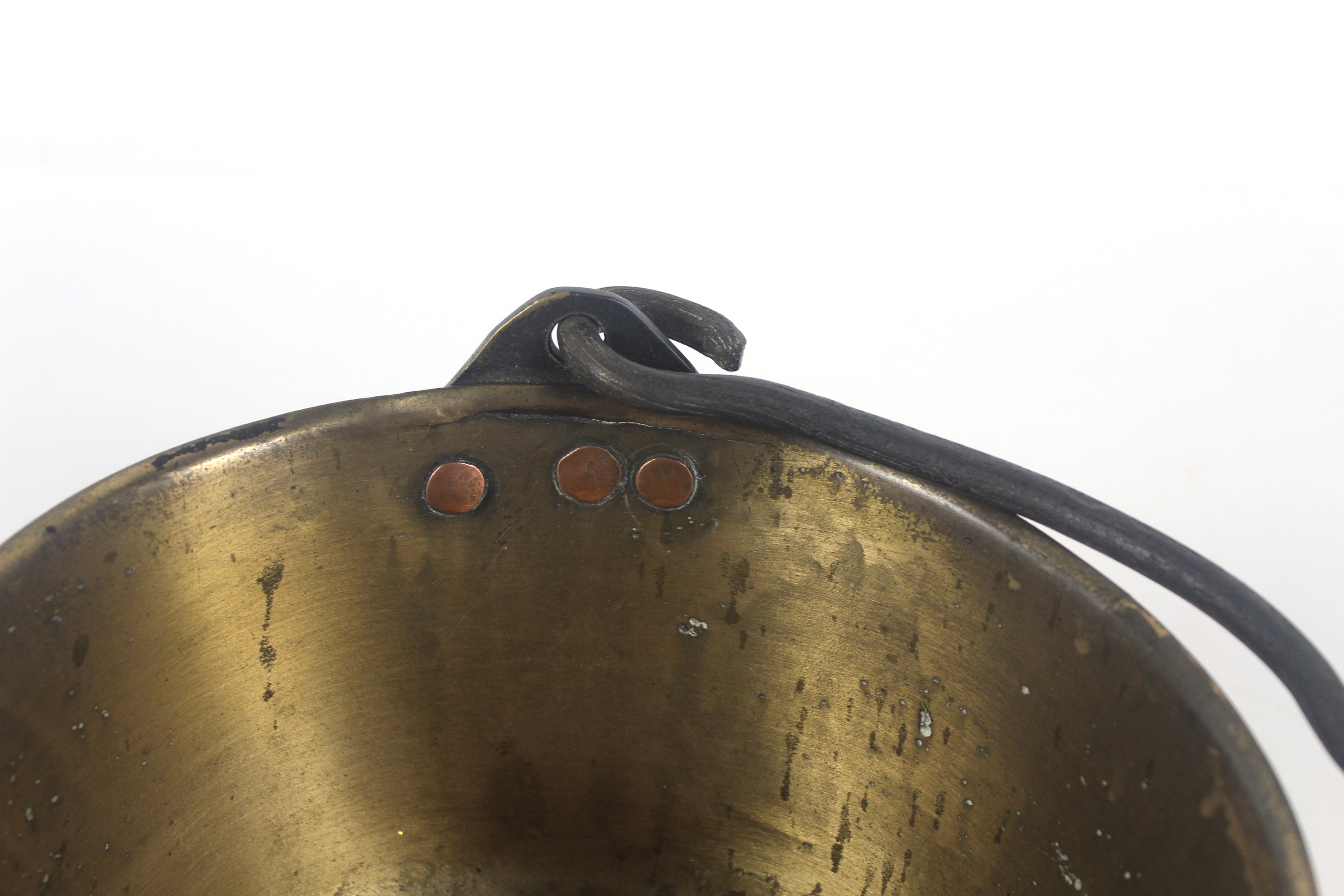 A brass jam pan with iron swing handle - Image 5 of 10