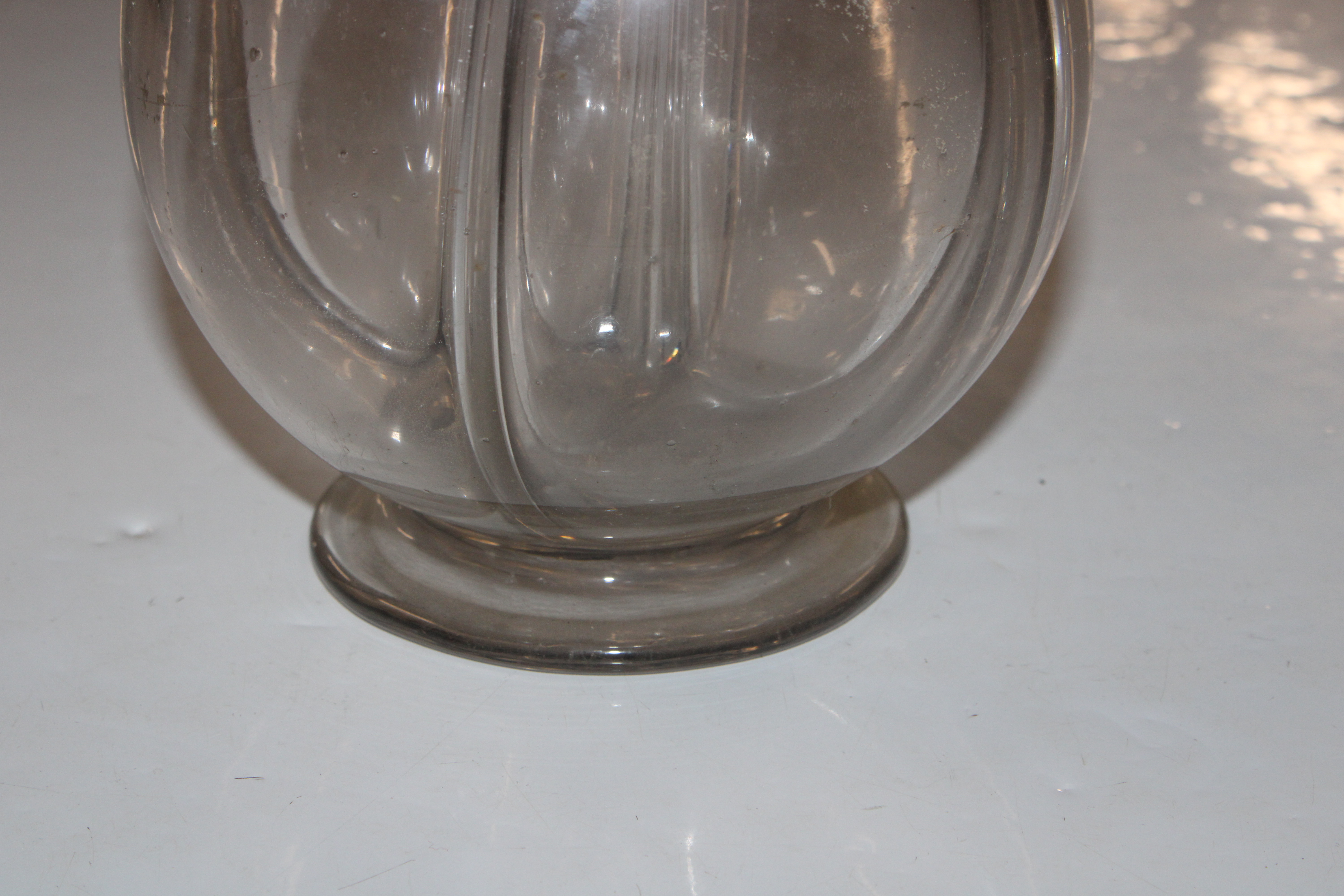 A glass four section decanter - Bild 5 aus 6