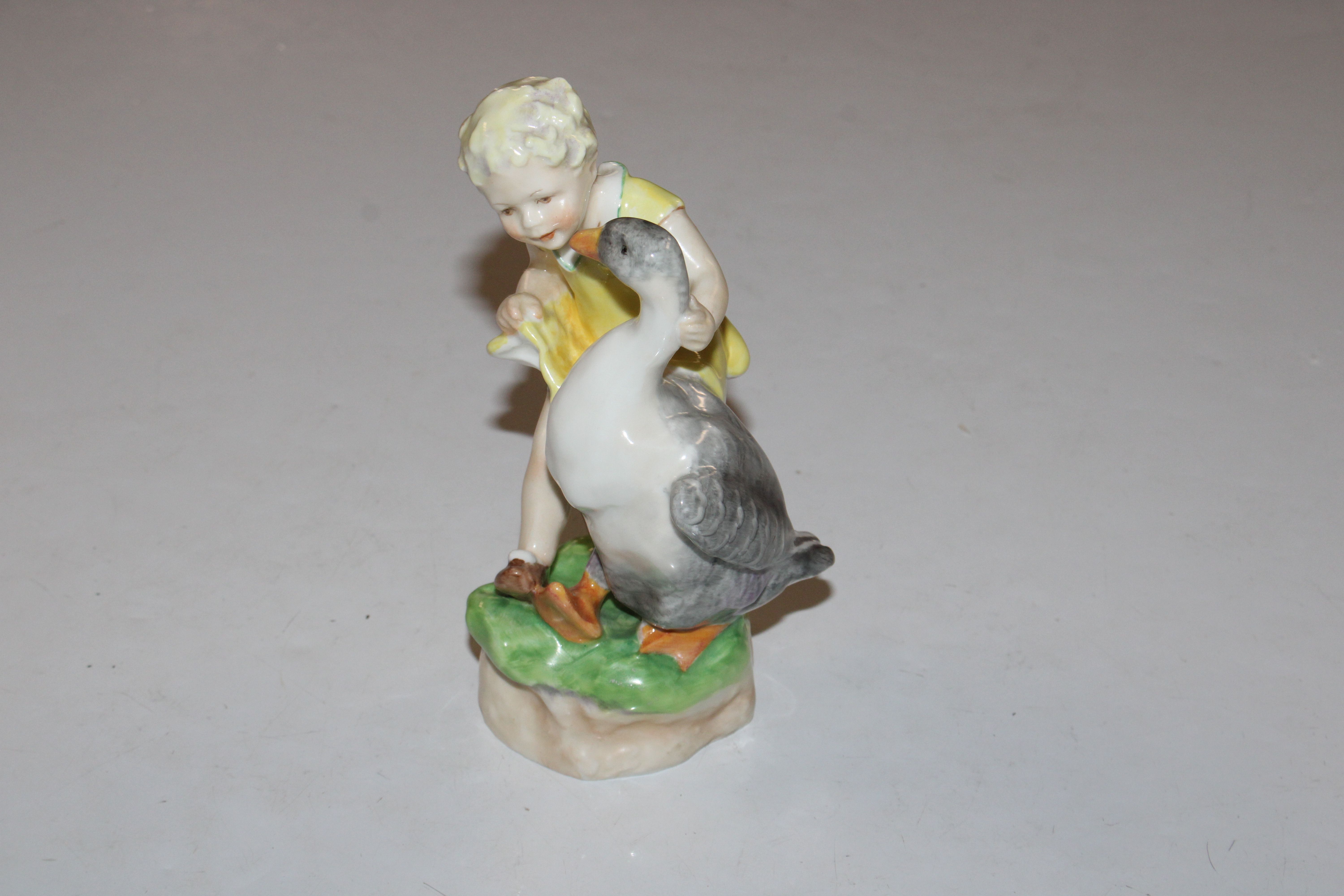 Three Royal Worcester figurines "Goosey Goosey Gan - Bild 13 aus 17