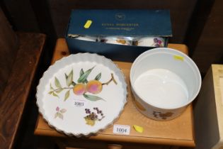 A small quantity of Royal Worcester