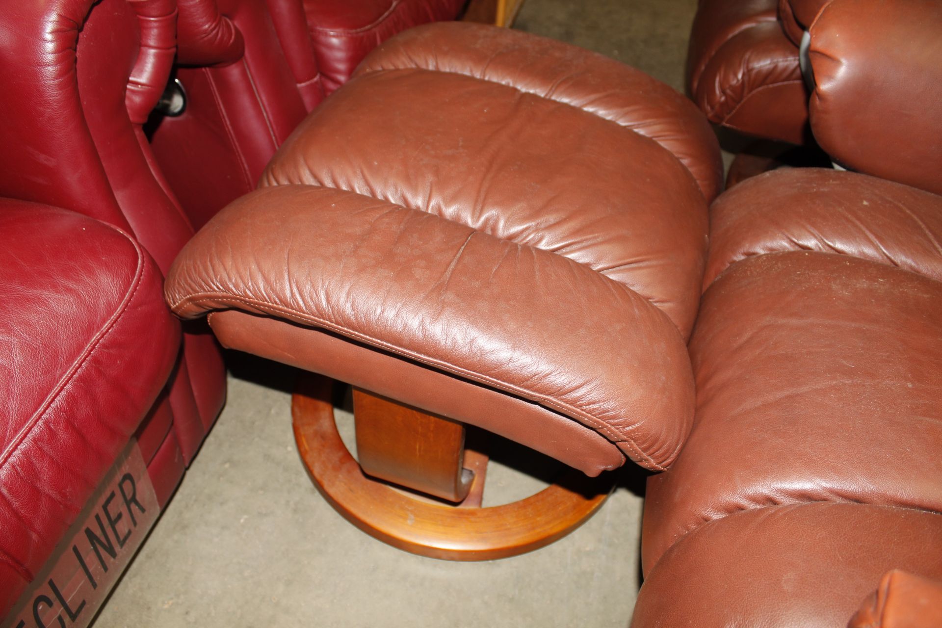 A reclining armchair with matching footstool - Image 3 of 3