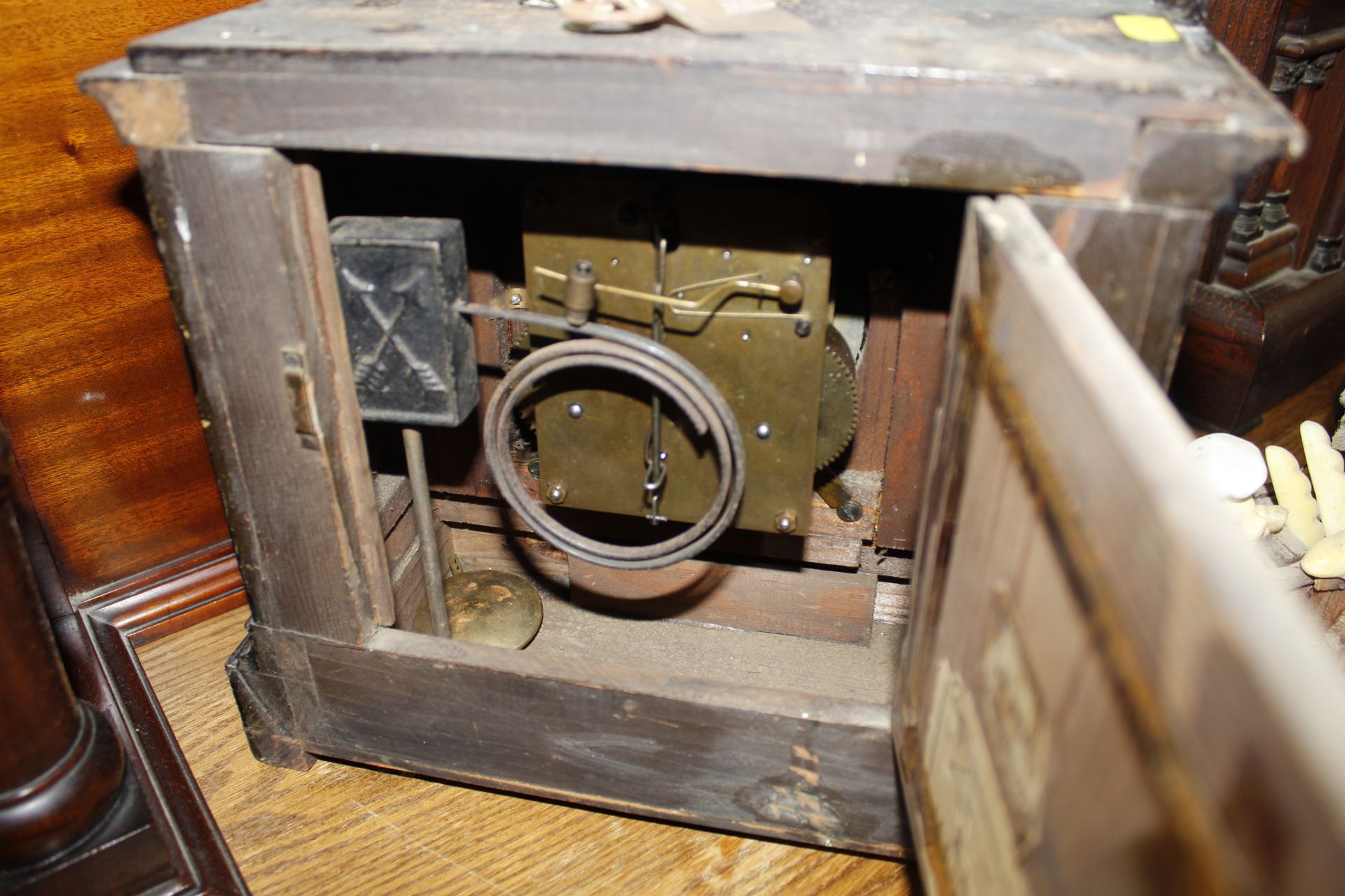 Three two-hole mantel clocks - Image 3 of 3