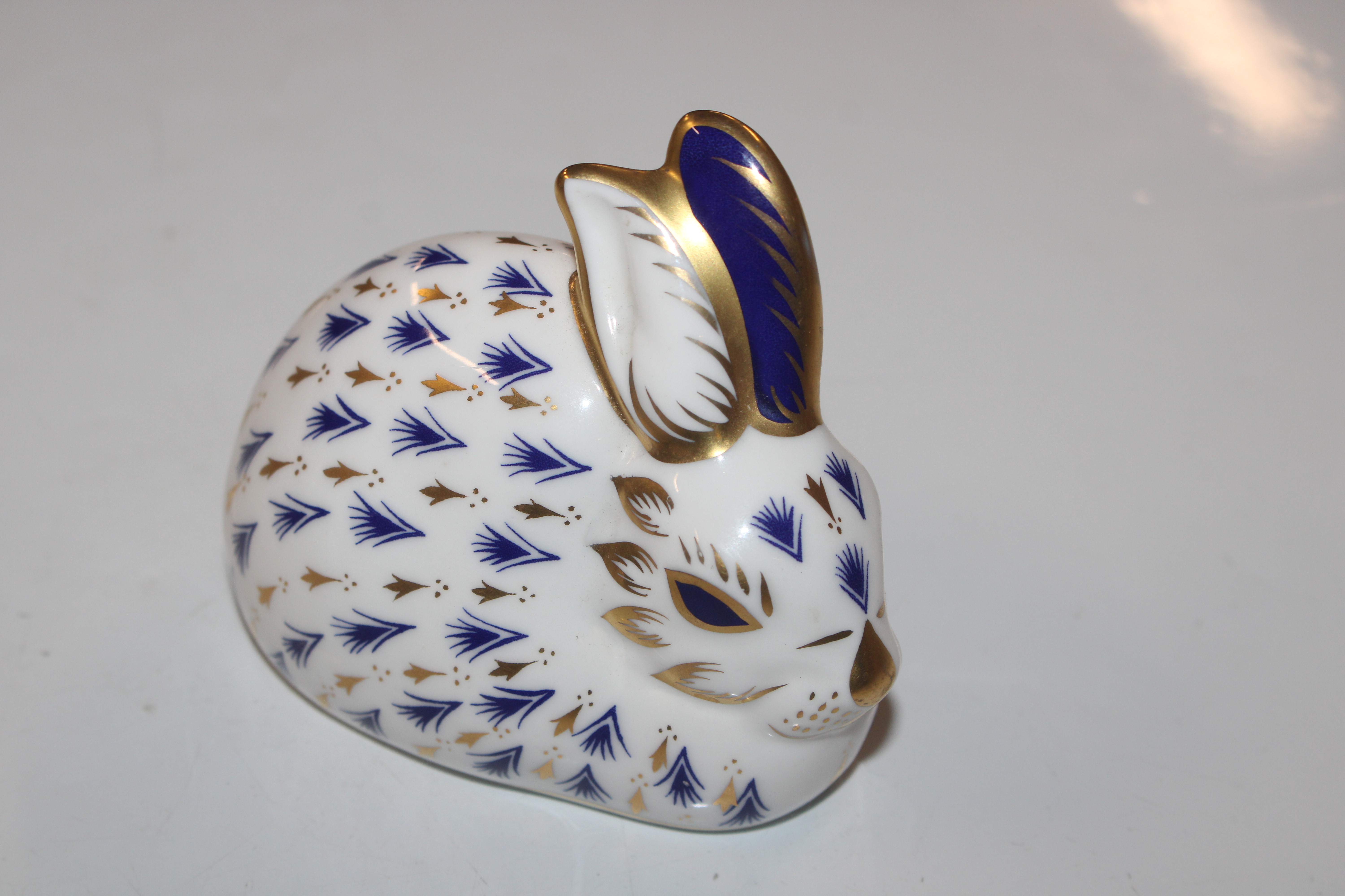 A Royal Crown Derby paperweight in the form of a b - Bild 2 aus 15