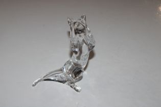 A Baccarat model of a cat