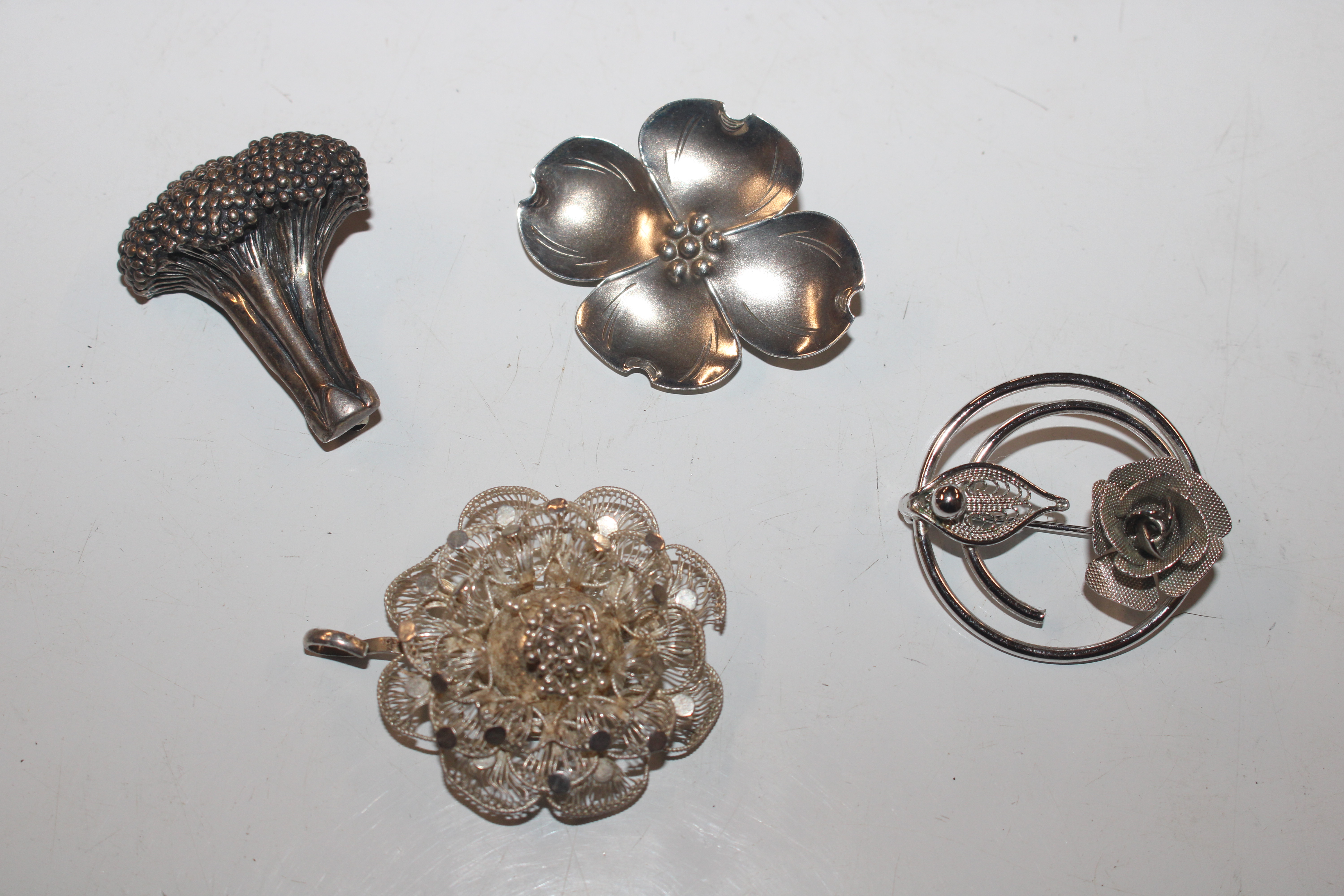 A collection of 925 silver and other brooches to i - Image 10 of 26