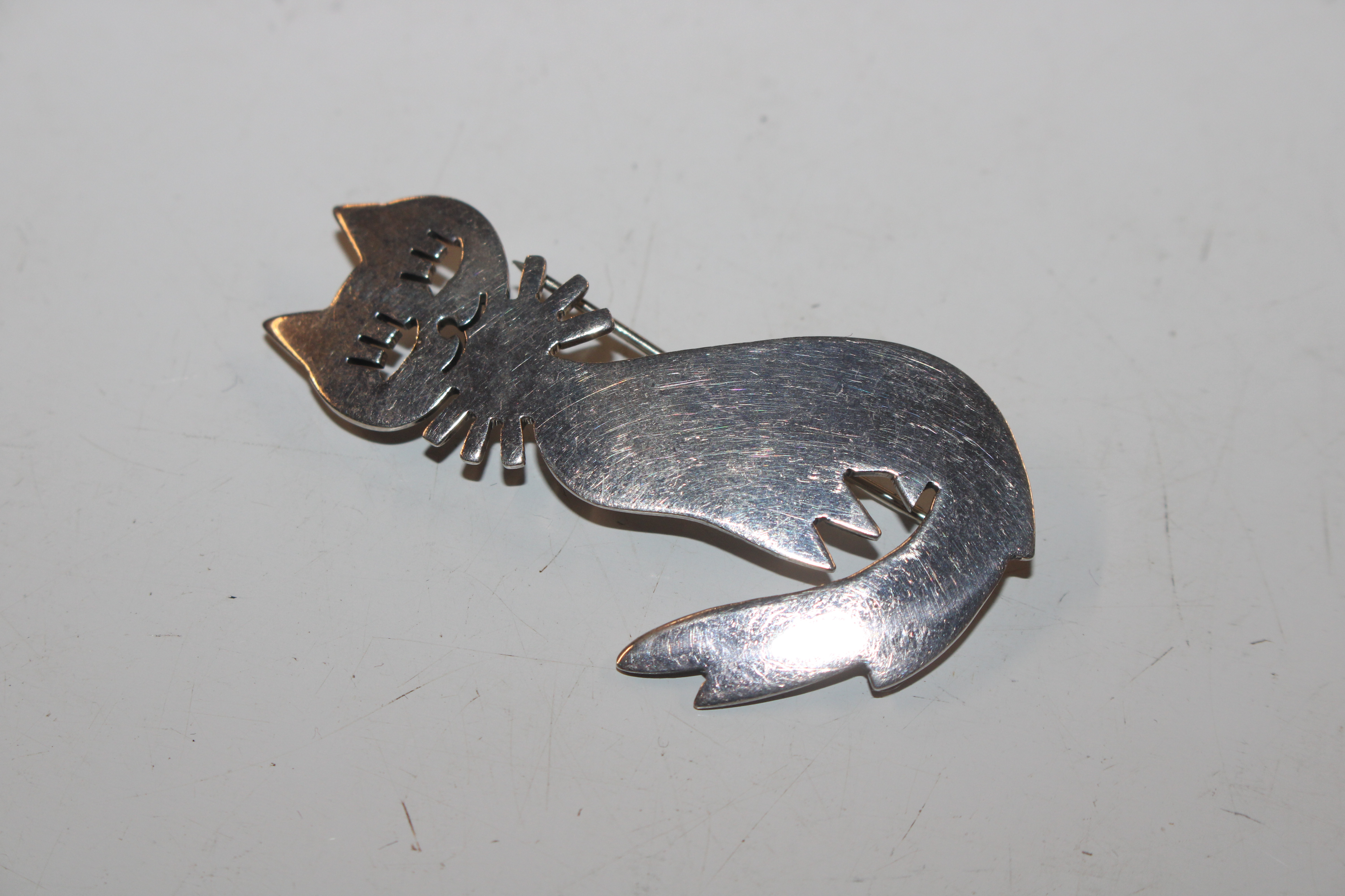 A collection of 925 silver and other brooches to i - Image 6 of 26