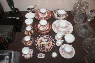 Various Royal Crown Derby tea ware; Royal Crown De