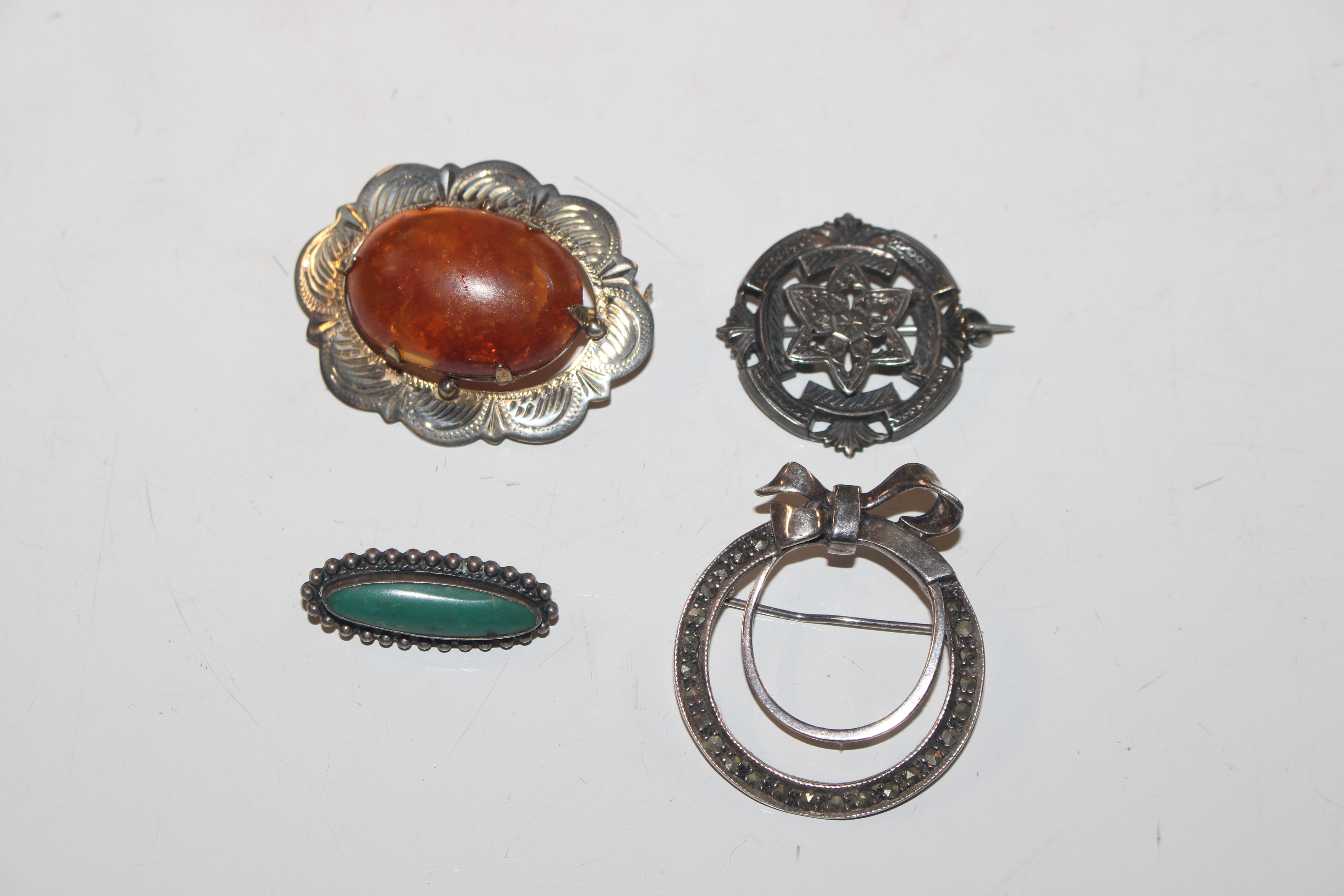 A collection of 925 silver and other brooches to i - Image 21 of 26