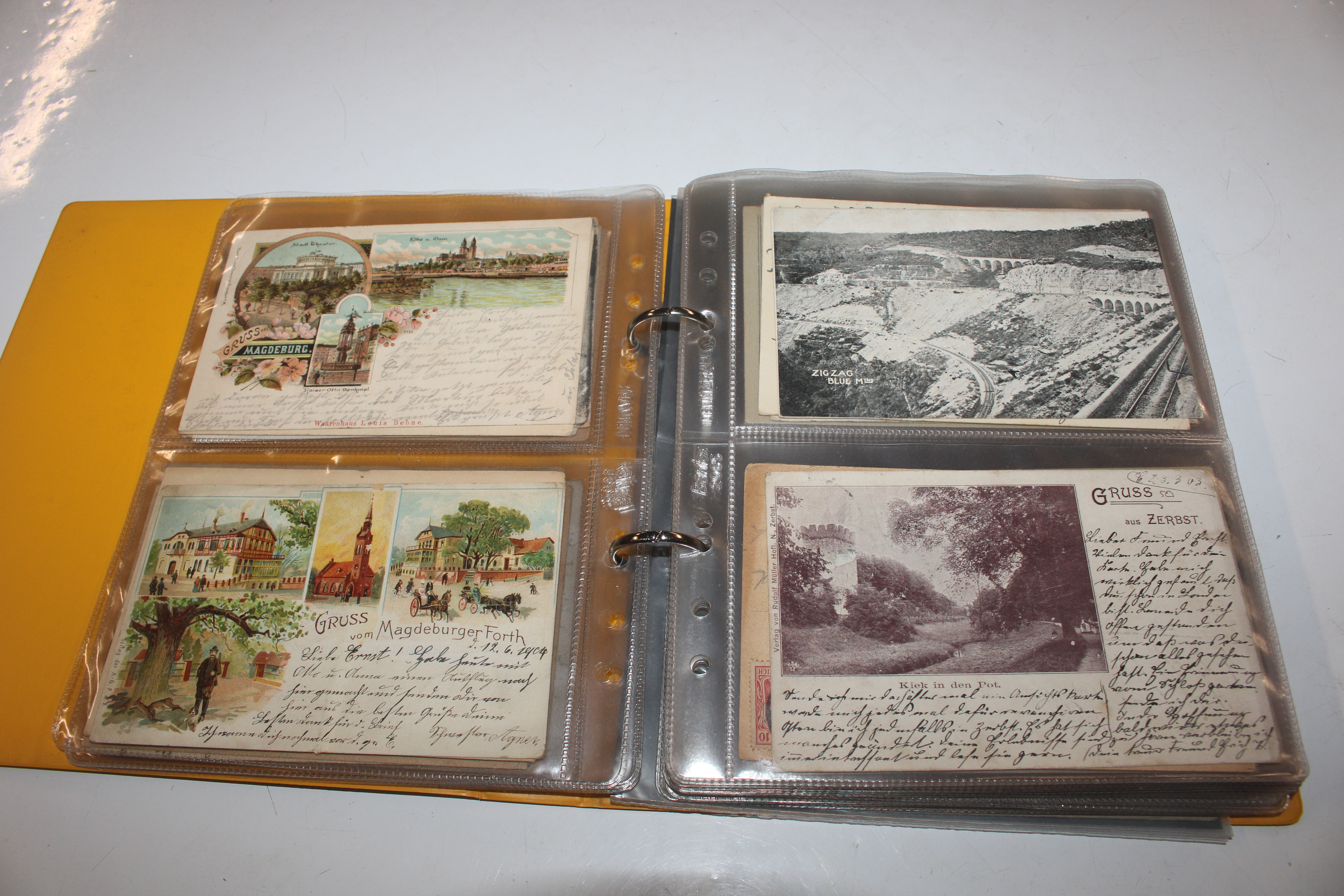 A box containing five postcard albums and contents - Bild 12 aus 23