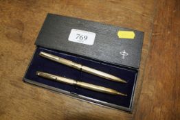A Parker pen set