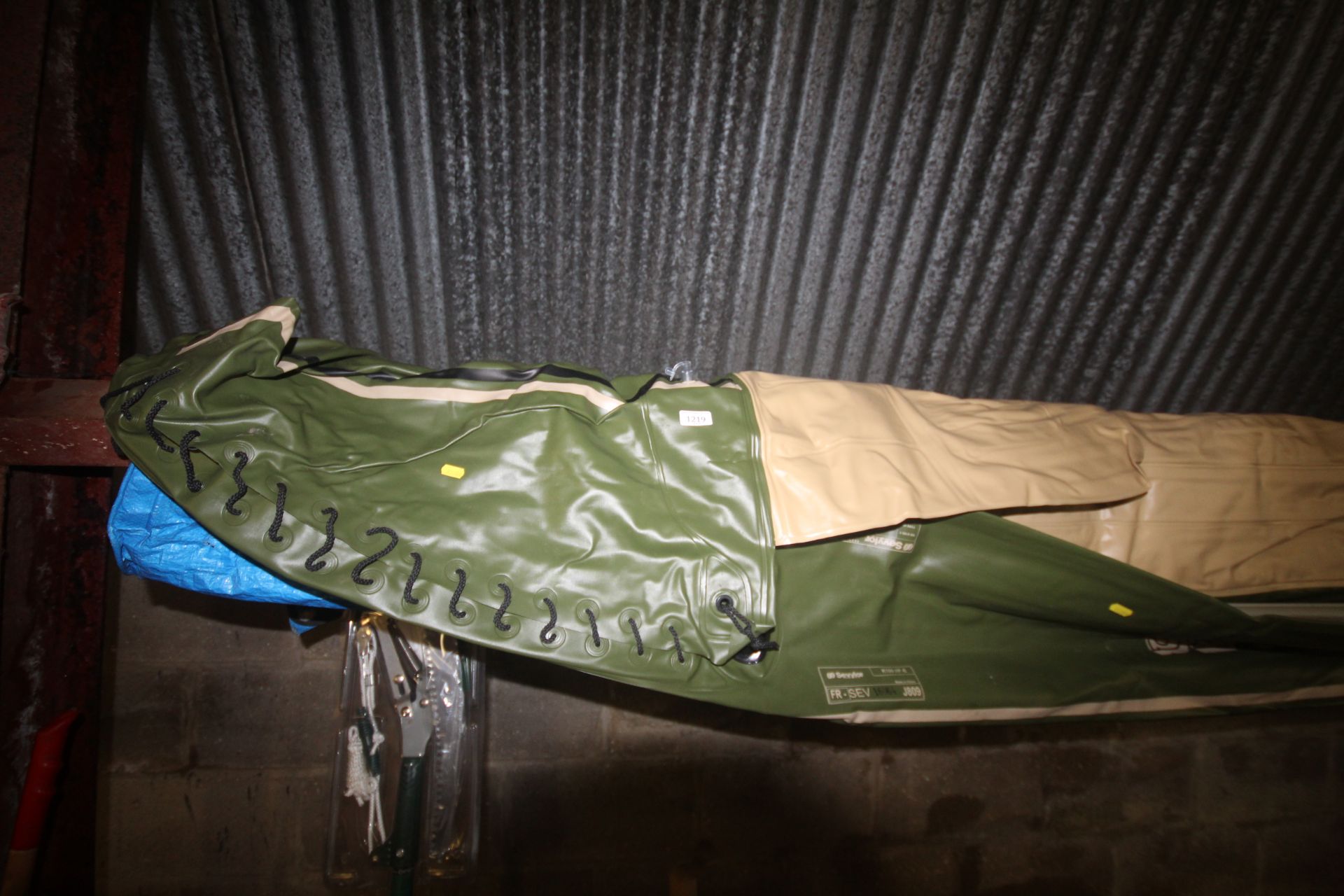 A Sevylor K109HF-E inflatable canoe with two rowin - Image 2 of 5