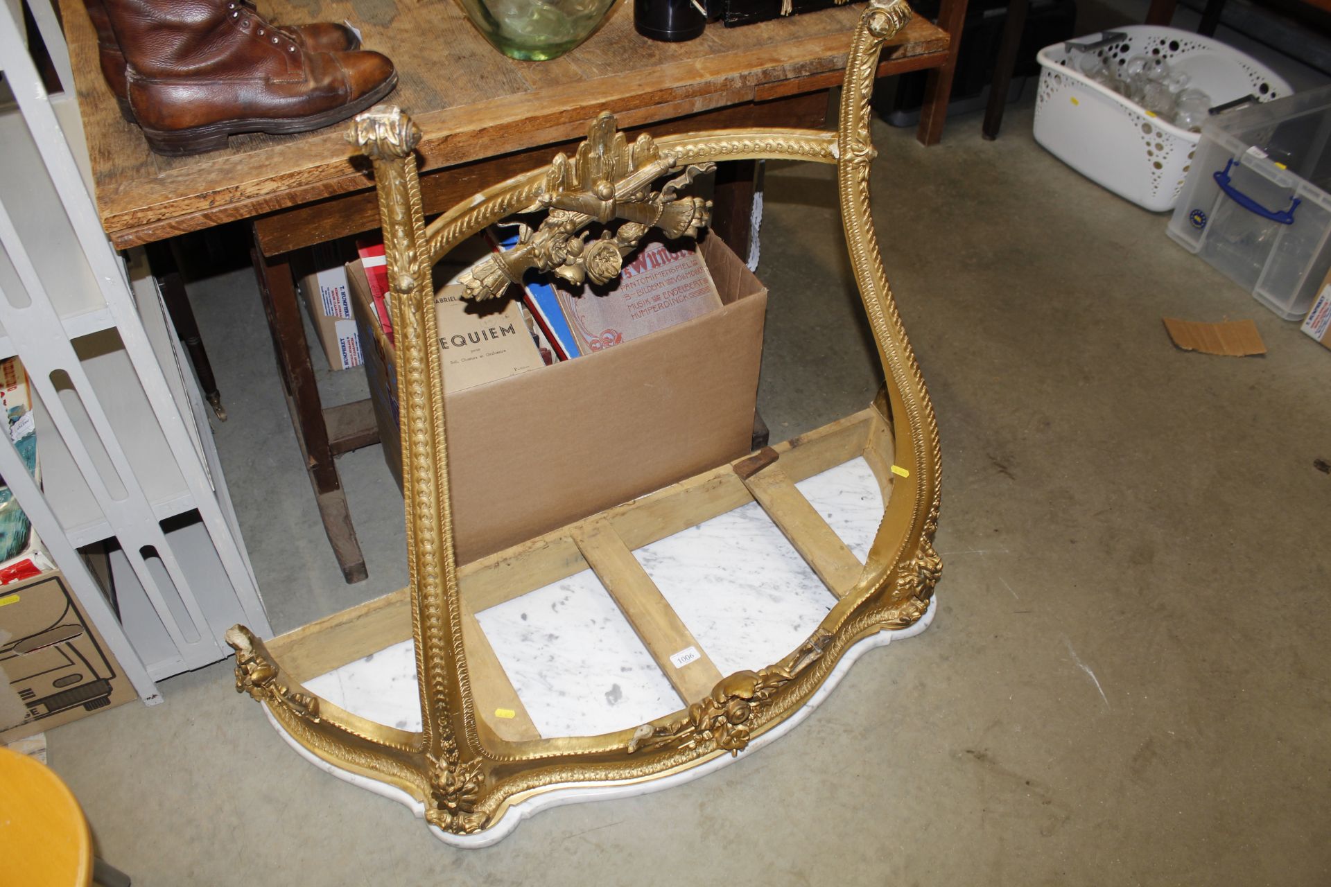 An antique French console table with marble top - Image 4 of 4