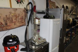 A Vax power 6 vacuum cleaner