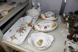 A quantity of Royal Worcester 'Evesham' patterned