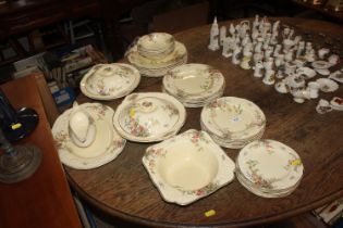 A quantity of Crown Ducal "Florentine" pattern din