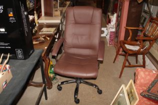A faux leather upholstered swivel office chair AF