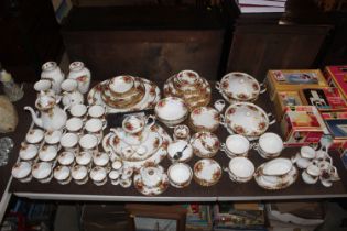 A large quantity of Royal Albert "Old Country Rose