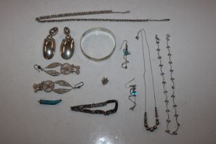 A box of Sterling silver and white metal jewellery