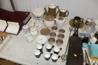 A part Poole coffee set, Meakin coffee set, egg cu