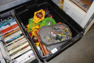 A box containing vintage Britains toy soldiers, Br