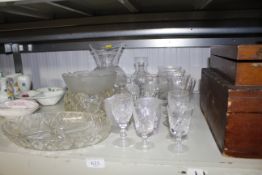 A quantity of glassware to include bowls, vases, s