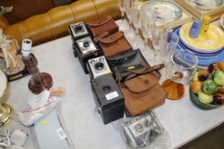 A quantity of brownie cameras