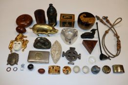 A box of miscellaneous items to include brass mone