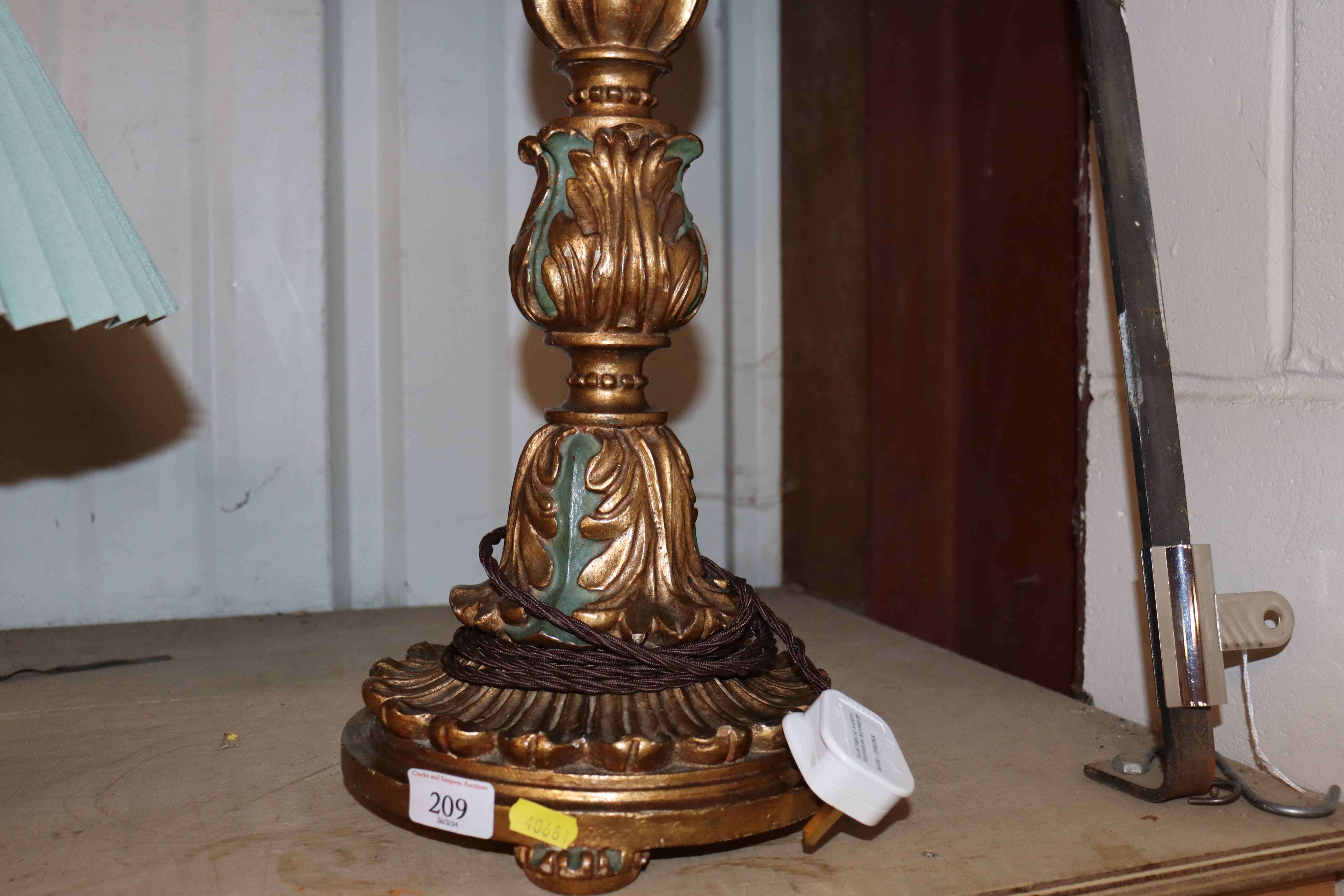 A gilt Florentine style table lamp, with white tas - Image 2 of 3