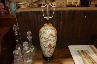 A floral pattern table lamp